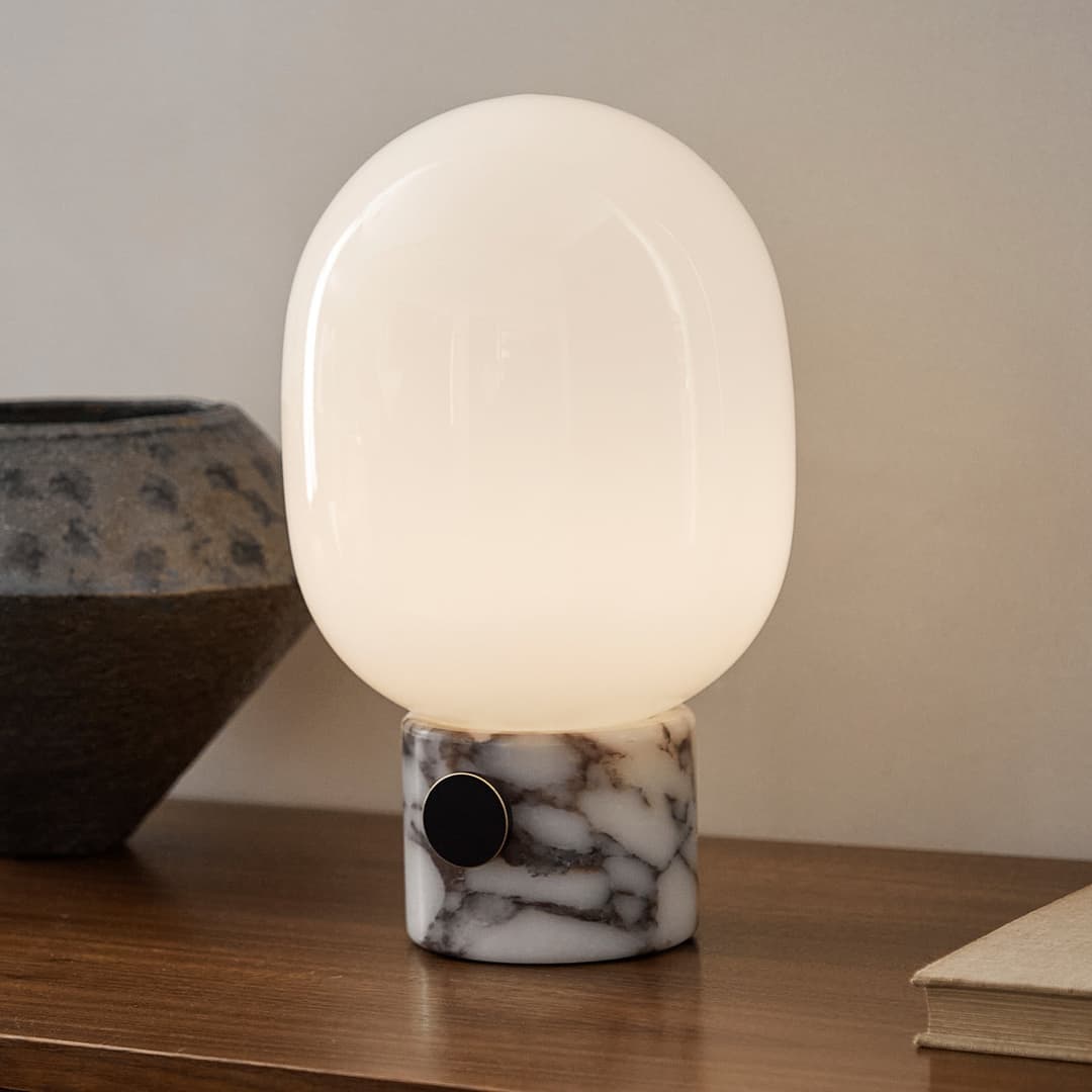 JWDA Tischlampe, 32 cm, weiß, Marmor, Glas - Audo Copenhagen - Wohnzimmer - Design