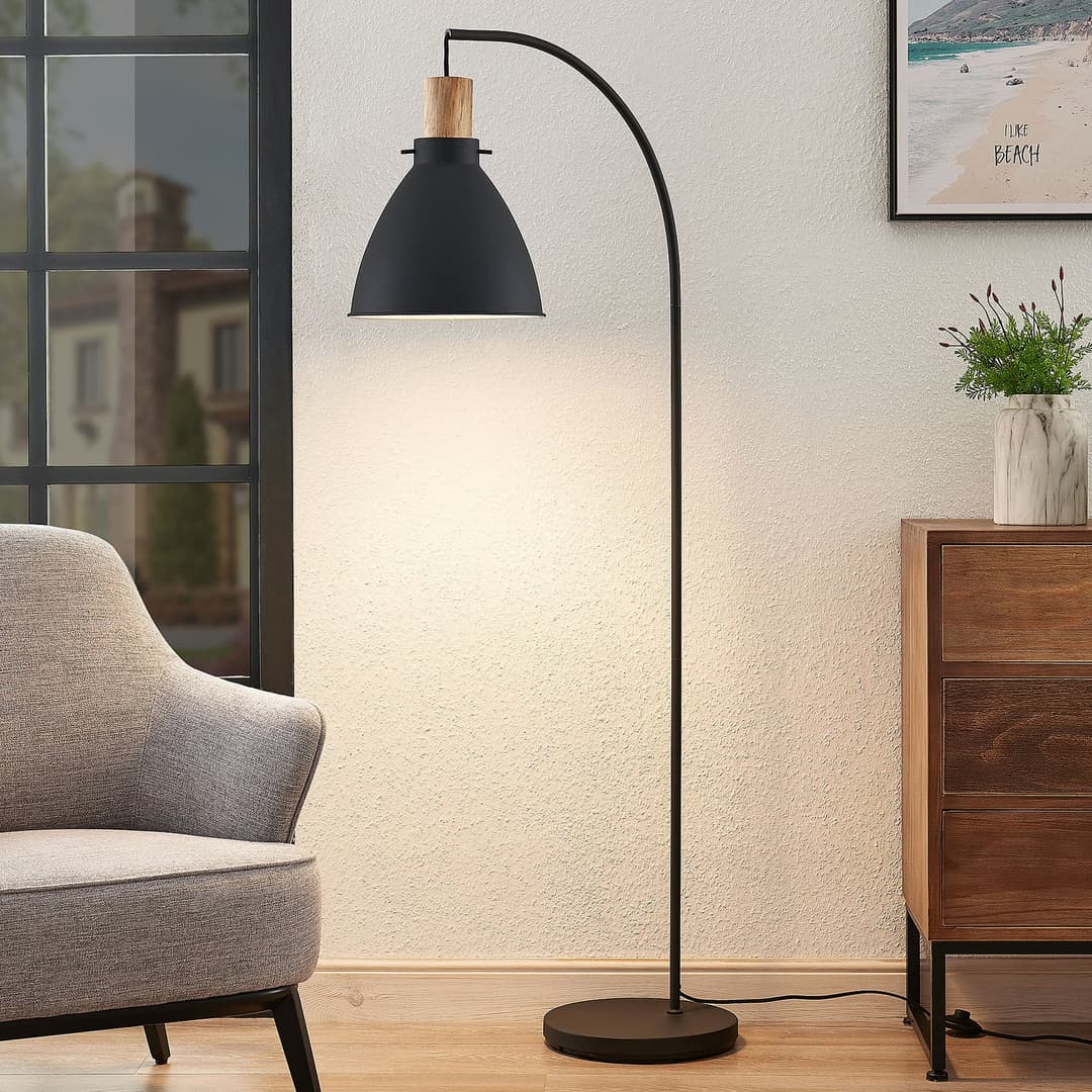 Trebale Stehleuchte Black/Light Wood - Lindby - Wohnzimmer - Skandinavisch - Metall - Einflammig