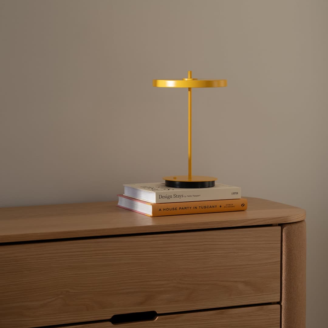 Asteria Move Portable Tischleuchte Sunflower/Monochrome - UMAGE - Wohnzimmer - Design - Metall - Mit Schirm