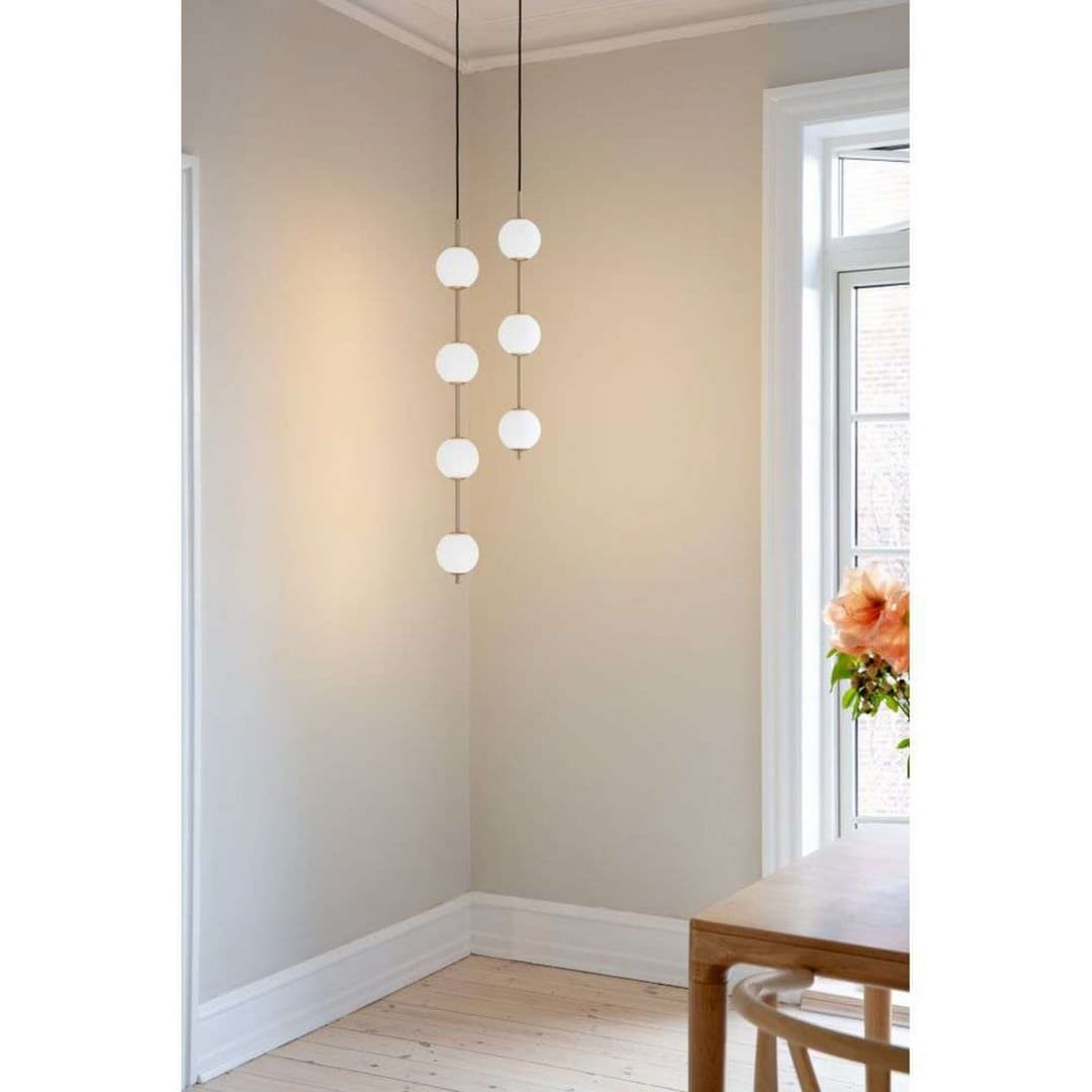 Audrey 3 Pendelleuchte Brass/White Opal - UMAGE - Wohnzimmer - Glas