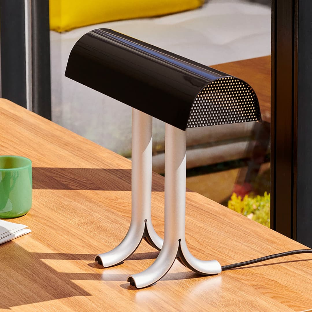 Anagram Tischleuchte Iron Black - HAY - Wohnzimmer - Design - Metall - Einflammig