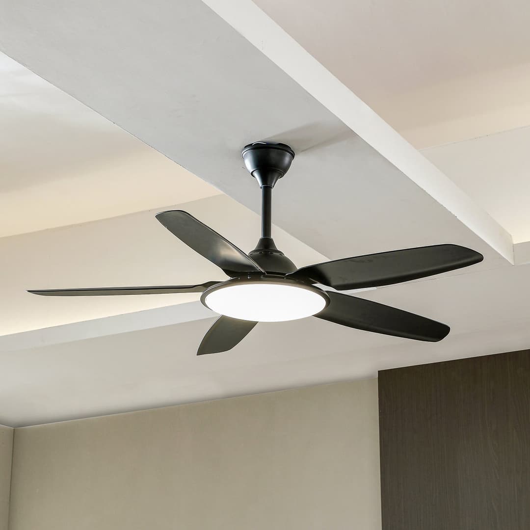 Divian LED-Deckenventilator, schwarz, DC, leise, CCT - Lucande - Wohnzimmer - Modern - Metall - Einflammig